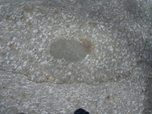 11. Ancien granite avec nodule basique