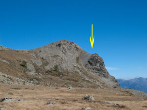 7.Sul Mont Ros la faglia appare in sezione. La cima del Mont Ros appartiene al compartimento superiore.